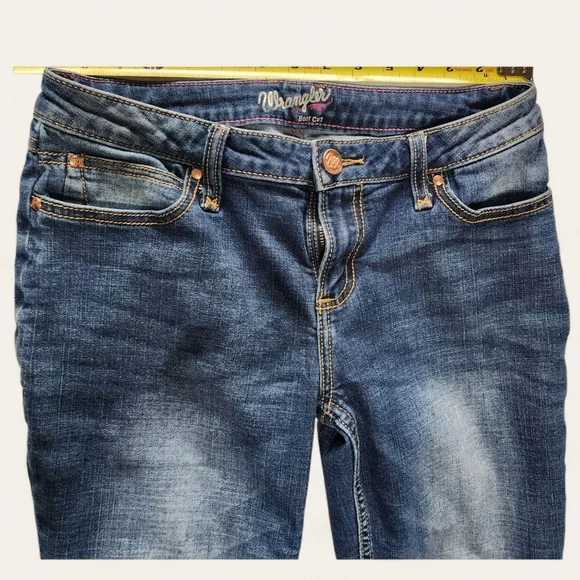 Wrangler Women's Boot Cut Jeans – Size 7/8 x 36 | Denim Mid-Rise Western Fit - Picture 5 of 8